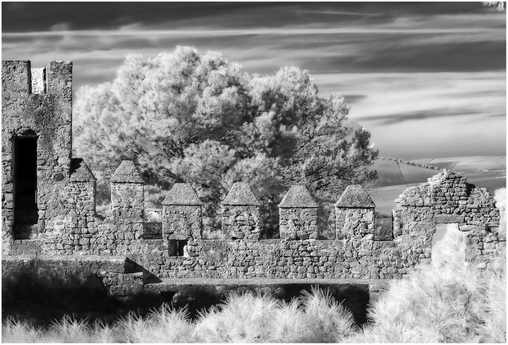 1_medieval-castle-Malaga-county-Spain-infrared-photograph3