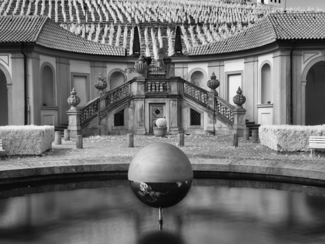 castle-sphere-vinyards-troya-prague-spin2