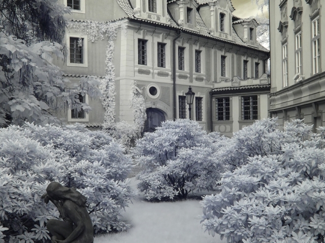 infrared-architectual-prague-fine-art-web
