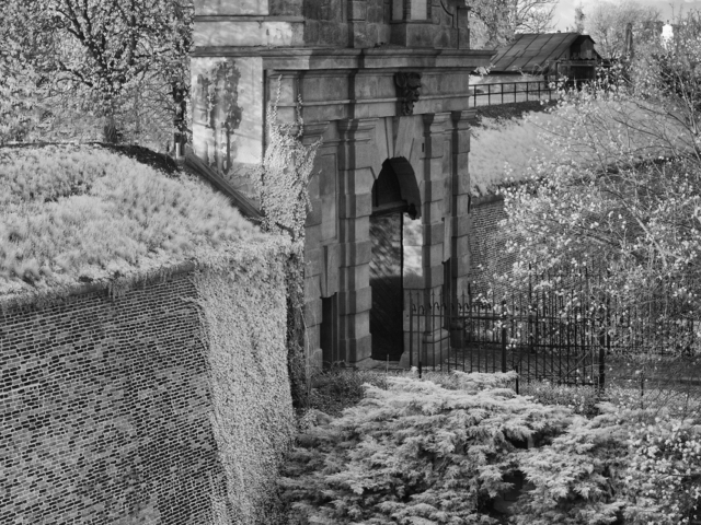 vysehrad-castle-entrance-infrared-web